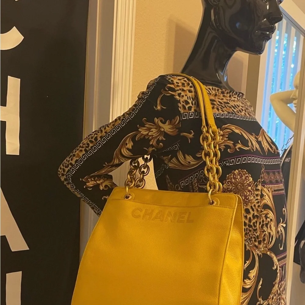 💛 Chanel 💛 yellow caviar shoulder tote vintage custom